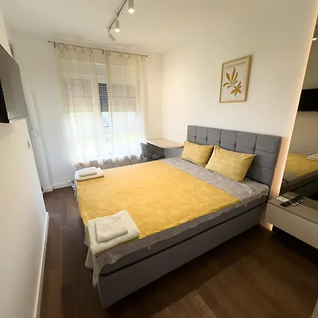 I&i Tesla Apartment *