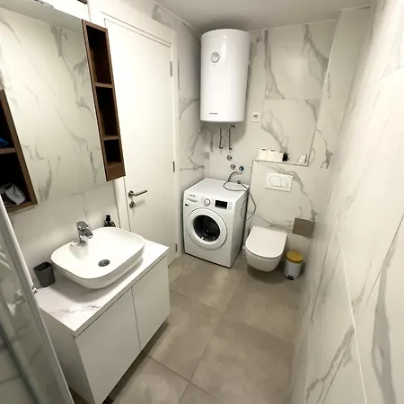 Apartment I&i Tesla *