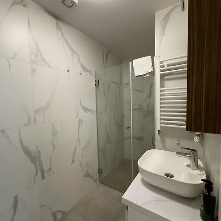 Apartment I&i Tesla